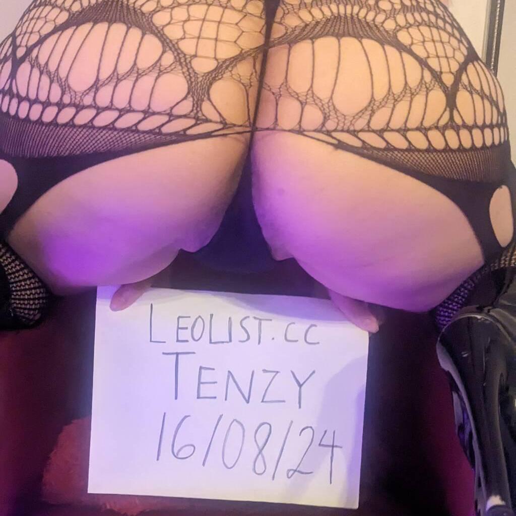 Tenzy is Female Escorts. | Niagara | Ontario | Canada | canadatopescorts.com 