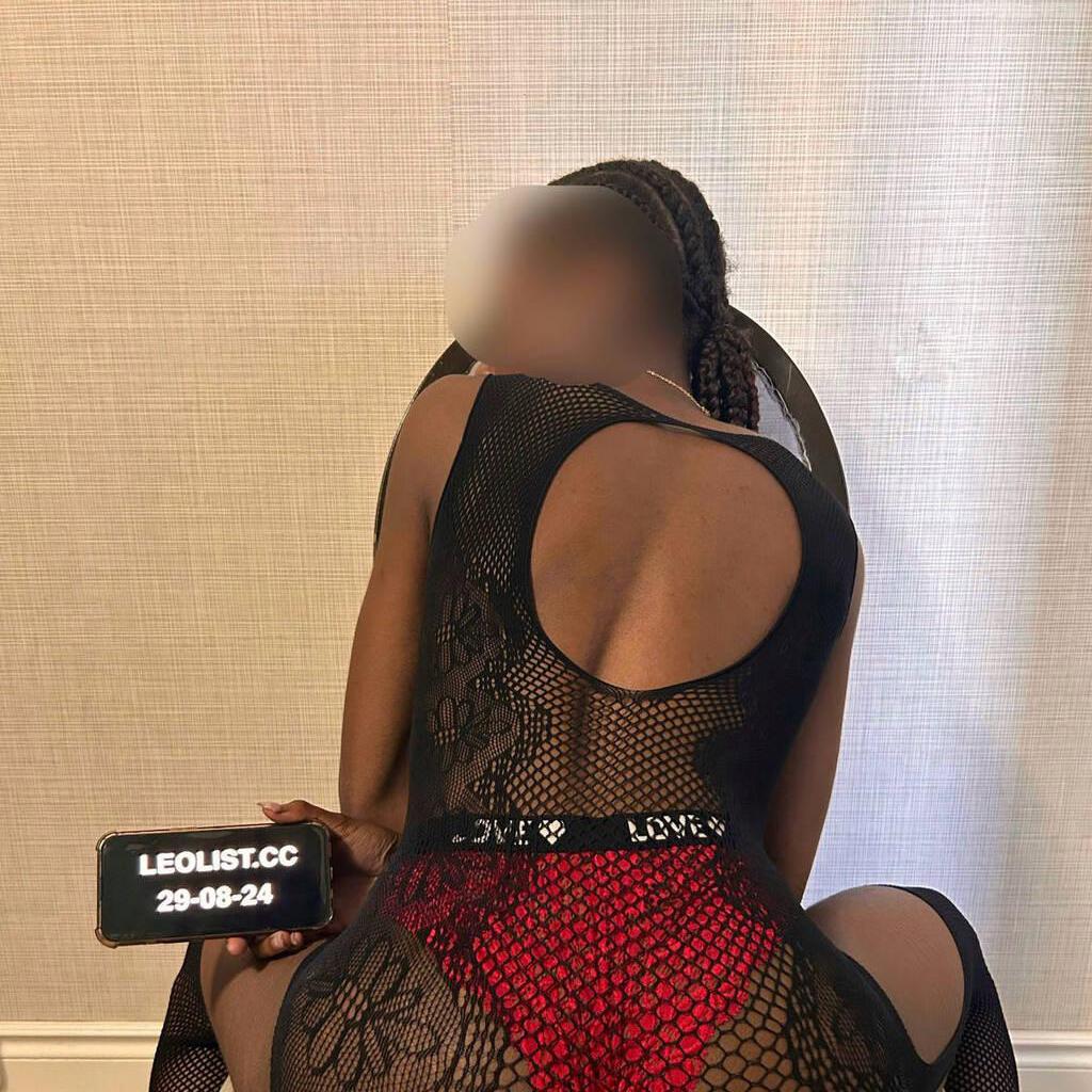 Nicole is Female Escorts. | Quebec City | Quebec | Canada | canadatopescorts.com 