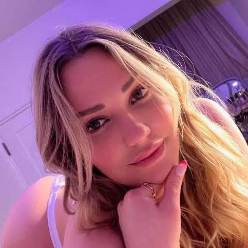 Mia Malkova is Female Escorts. | Kingston | Ontario | Canada | canadatopescorts.com 