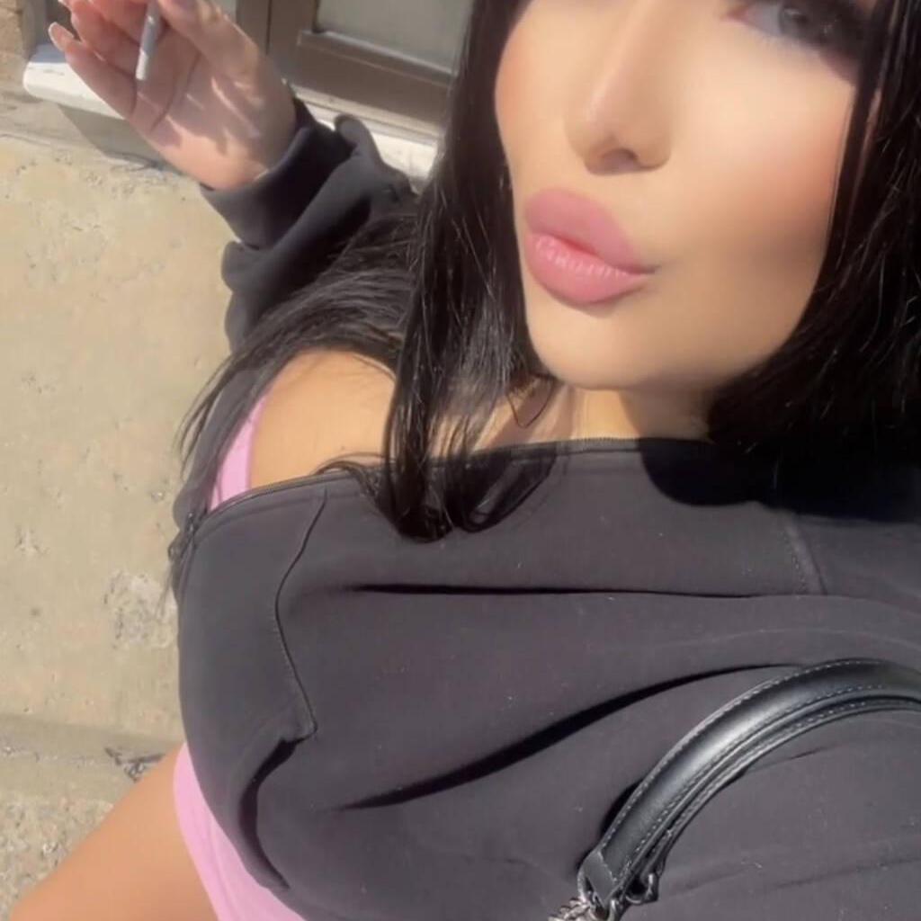 Candy is Female Escorts. | Calgary | Alberta | Canada | canadatopescorts.com 