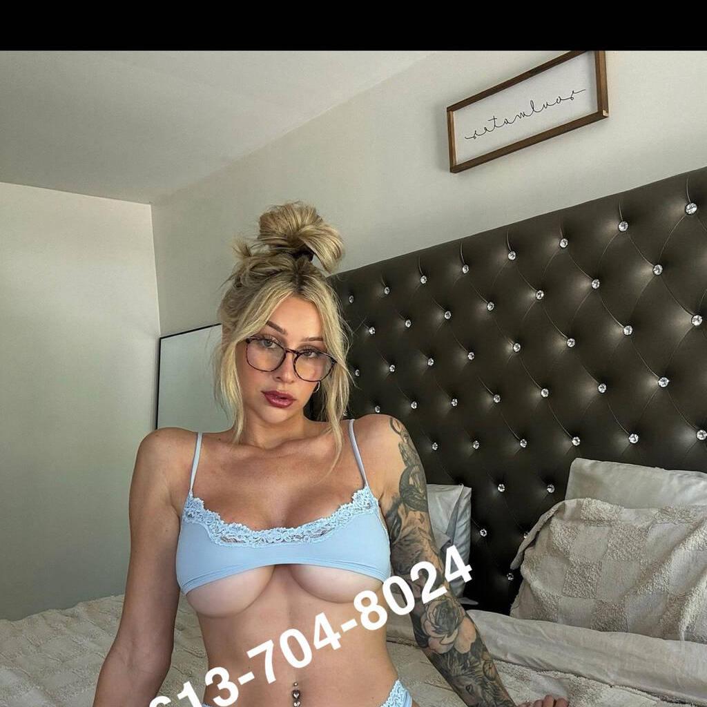 Cassie is Female Escorts. | Kingston | Ontario | Canada | canadatopescorts.com 