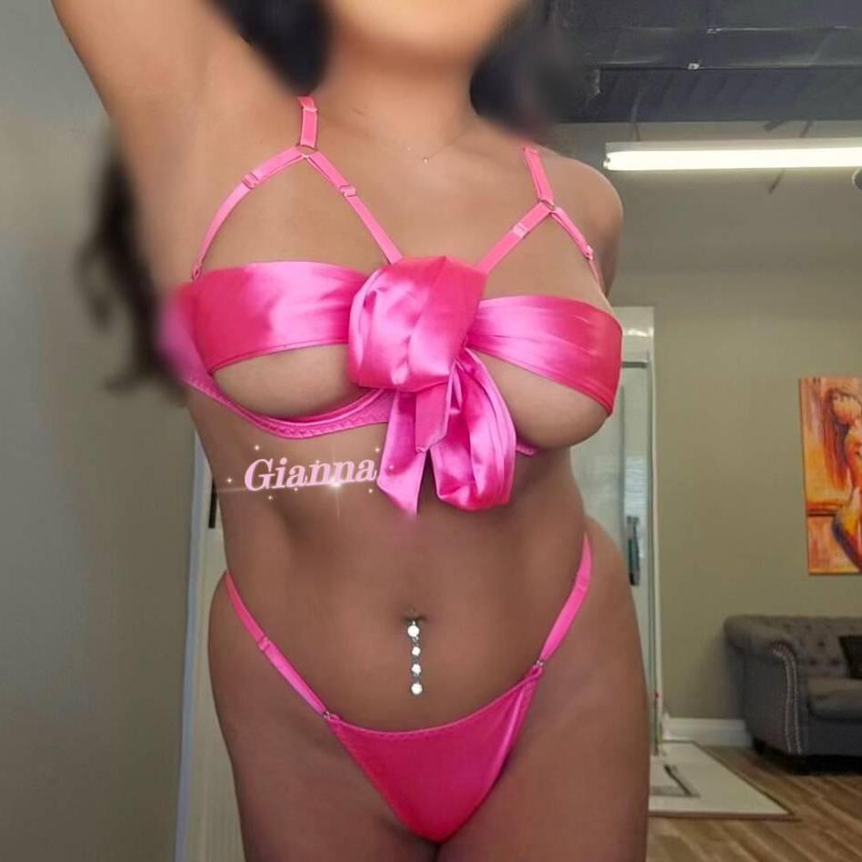 Gianna Cruz is Female Escorts. | Edmonton | Alberta | Canada | canadatopescorts.com 