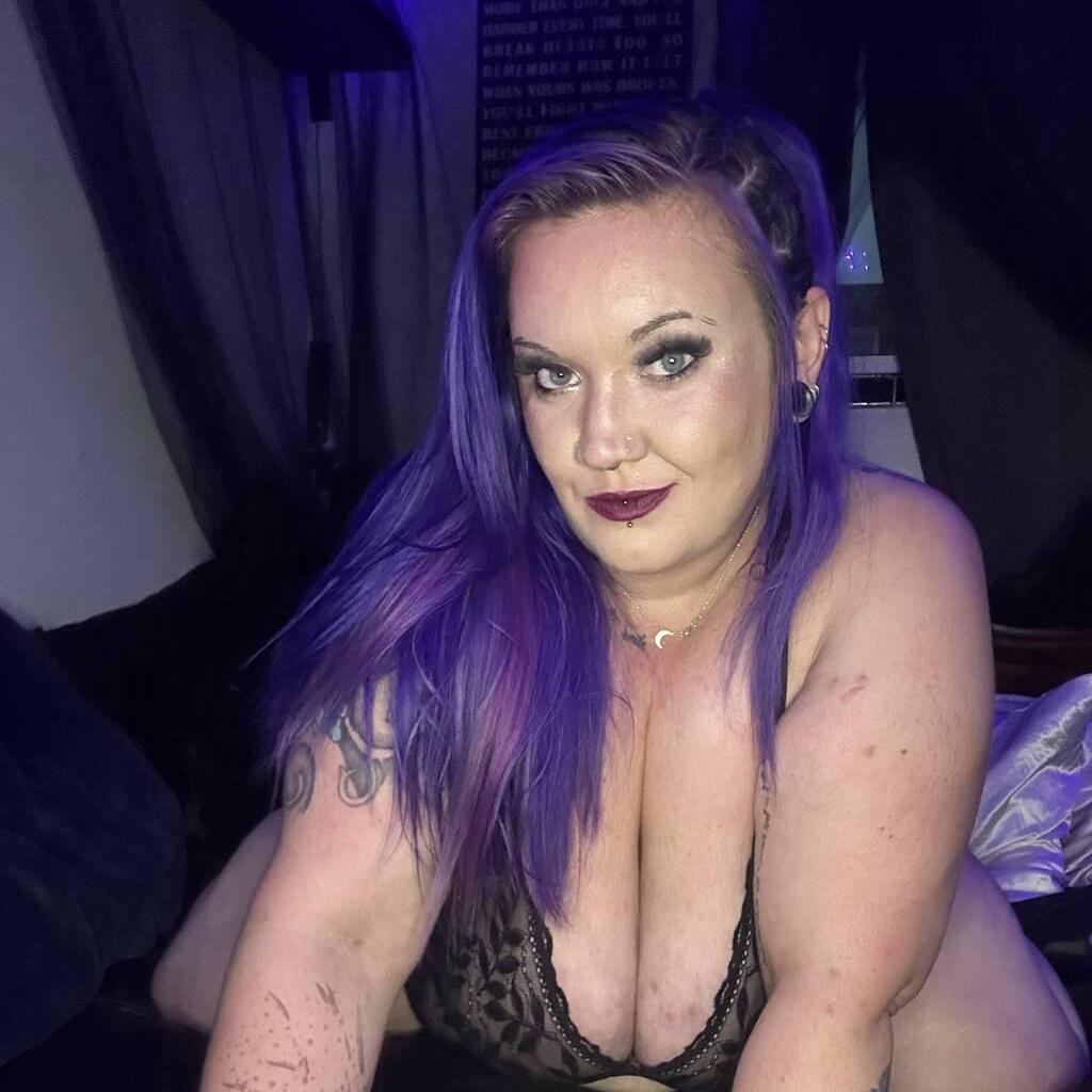 NICKI SINNS  {BBW} is Female Escorts. | Sarnia | Ontario | Canada | canadatopescorts.com 