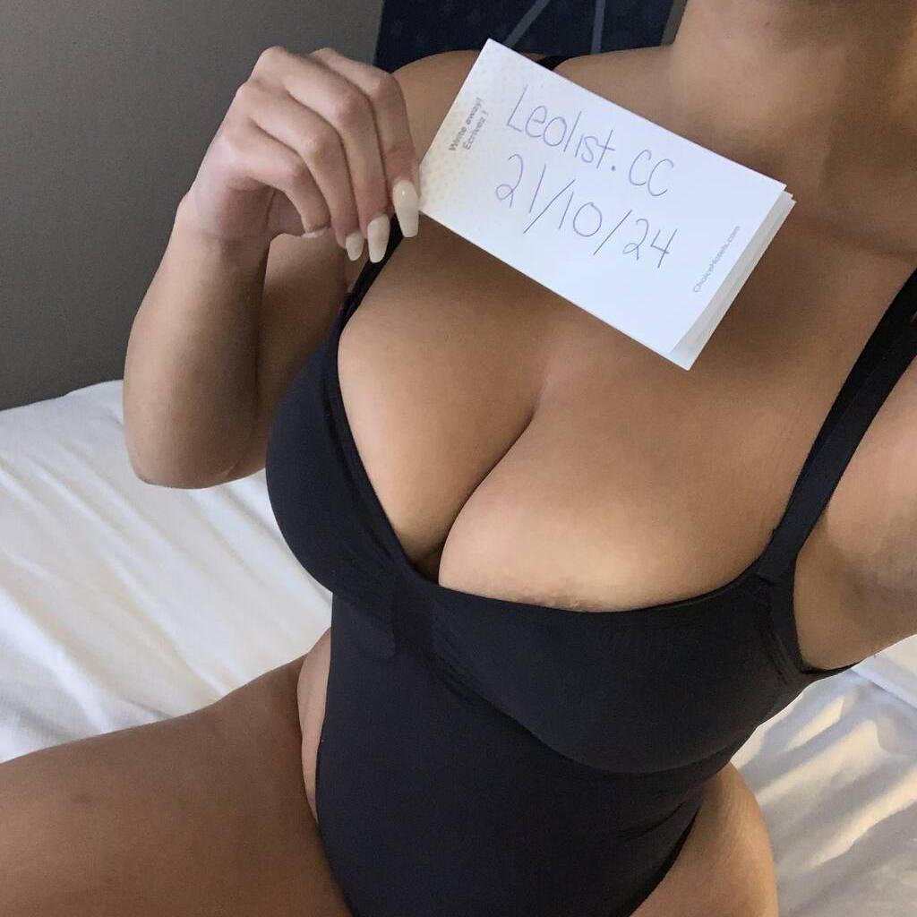 Nora is Female Escorts. | Barrie | Ontario | Canada | canadatopescorts.com 