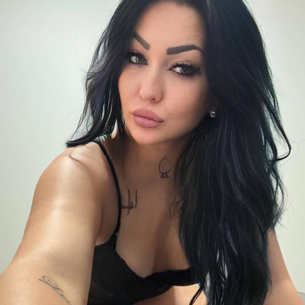 britania is Female Escorts. | Edmonton | Alberta | Canada | canadatopescorts.com 
