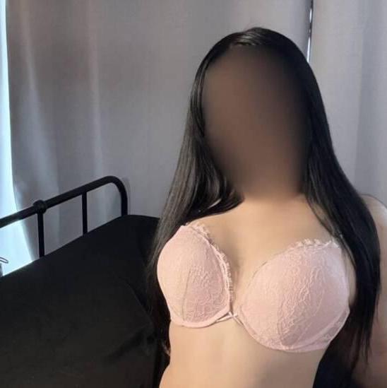 Mia is Female Escorts. | windsor | Ontario | Canada | canadatopescorts.com 