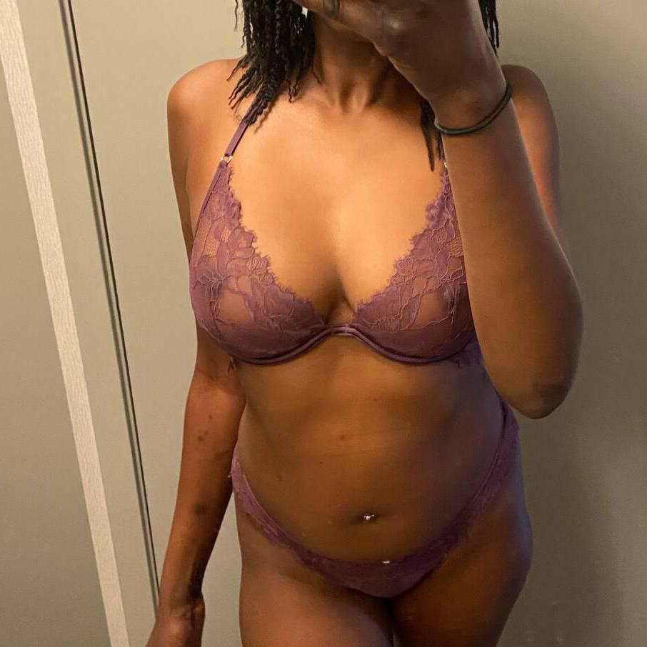 Tiff is Female Escorts. | Toronto | Ontario | Canada | canadatopescorts.com 