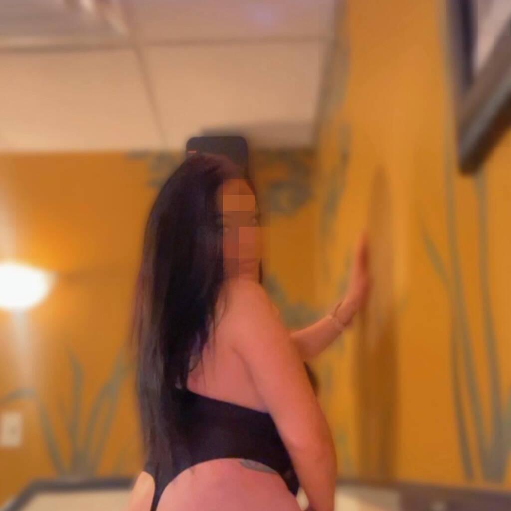 JASMINE is Female Escorts. | Winnipeg | Manitoba | Canada | canadatopescorts.com 