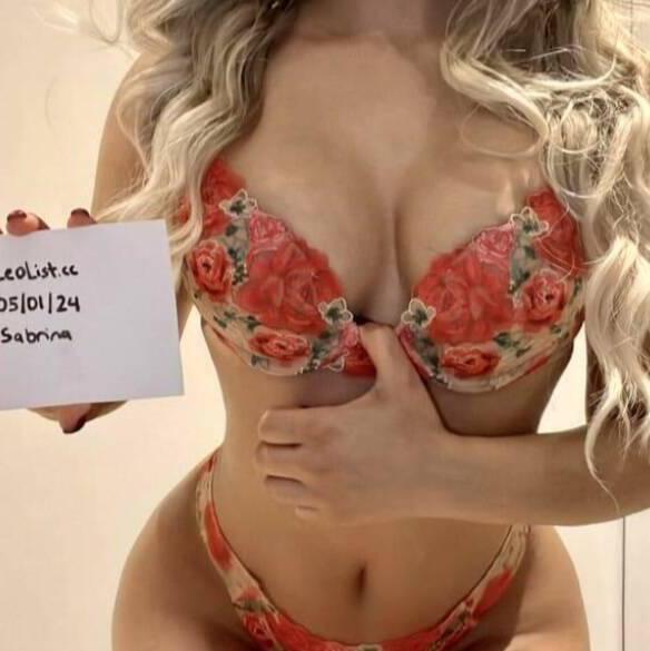 Sabrina is Female Escorts. | windsor | Ontario | Canada | canadatopescorts.com 