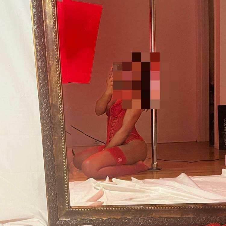 Nicole is Female Escorts. | Ottawa | Ontario | Canada | canadatopescorts.com 