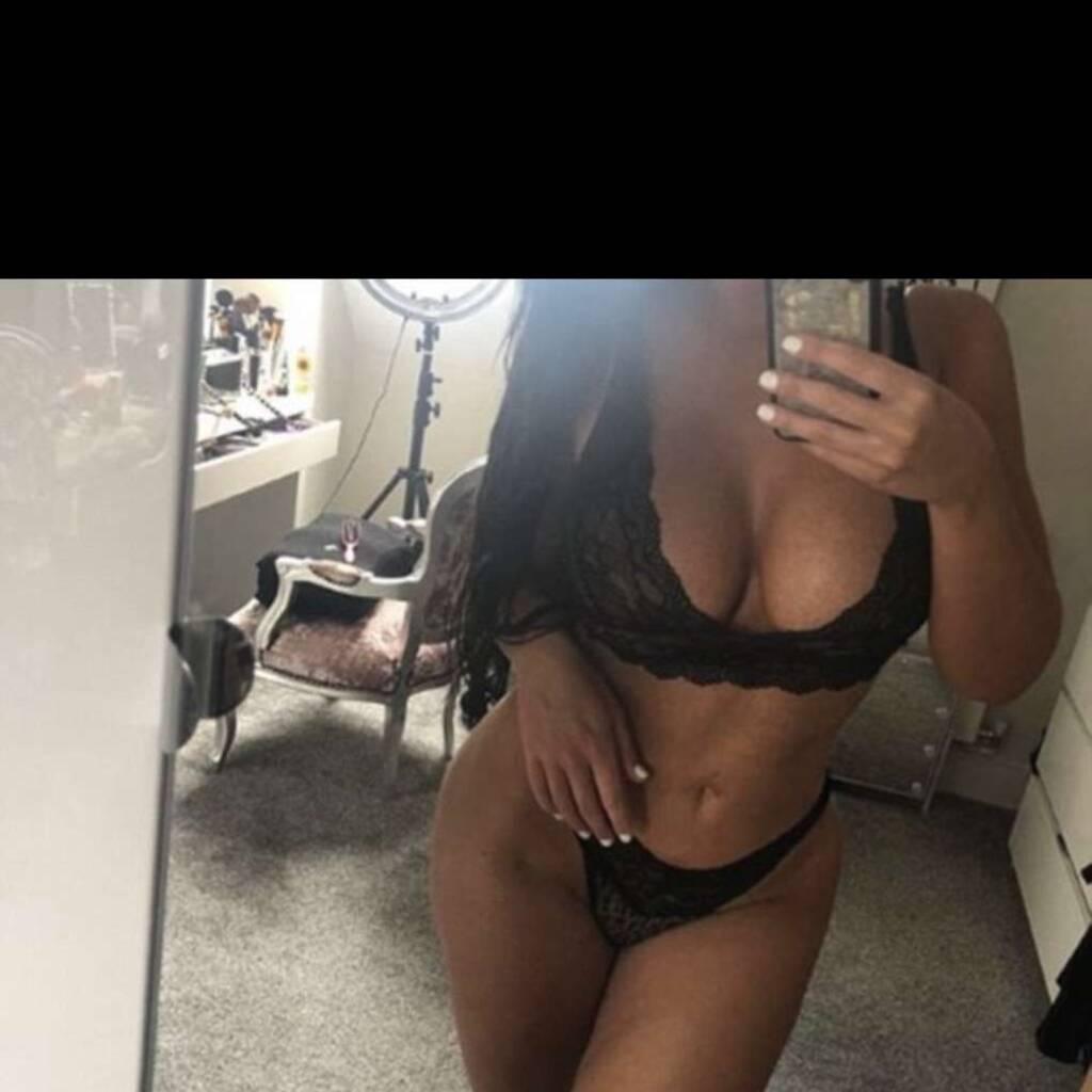 Ruby is Female Escorts. | Hamilton | Ontario | Canada | canadatopescorts.com 