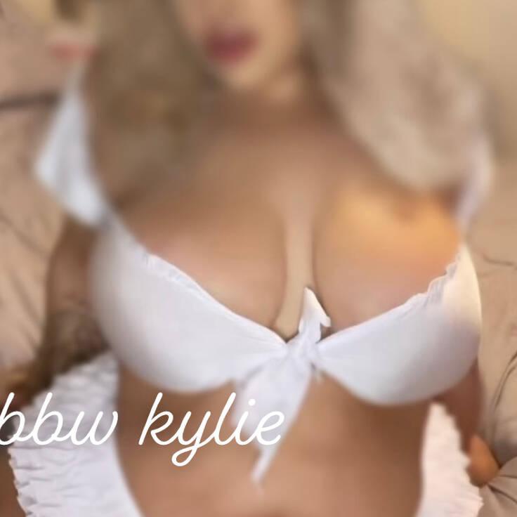 Kylie is Female Escorts. | Toronto | Ontario | Canada | canadatopescorts.com 