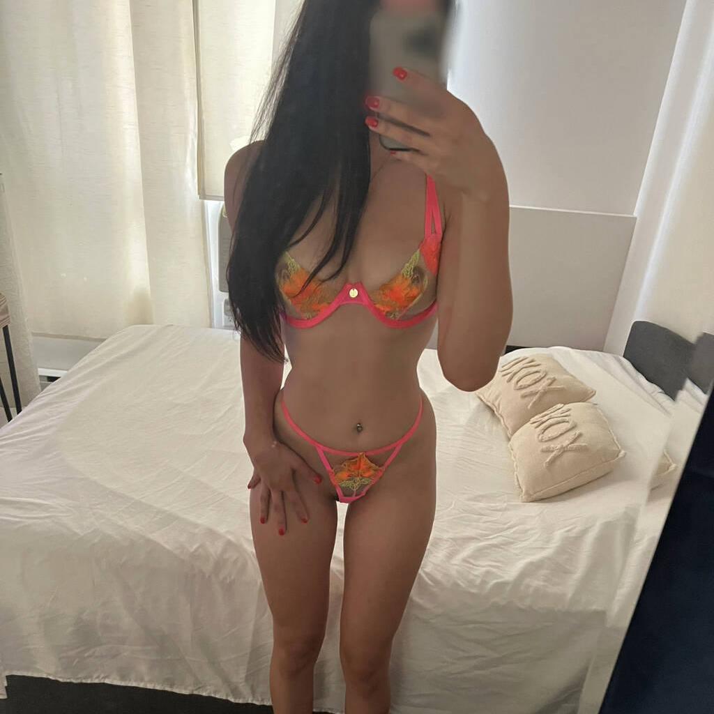 Lena love is Female Escorts. | windsor | Ontario | Canada | canadatopescorts.com 