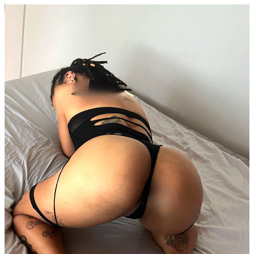 Bianca is Female Escorts. | windsor | Ontario | Canada | canadatopescorts.com 