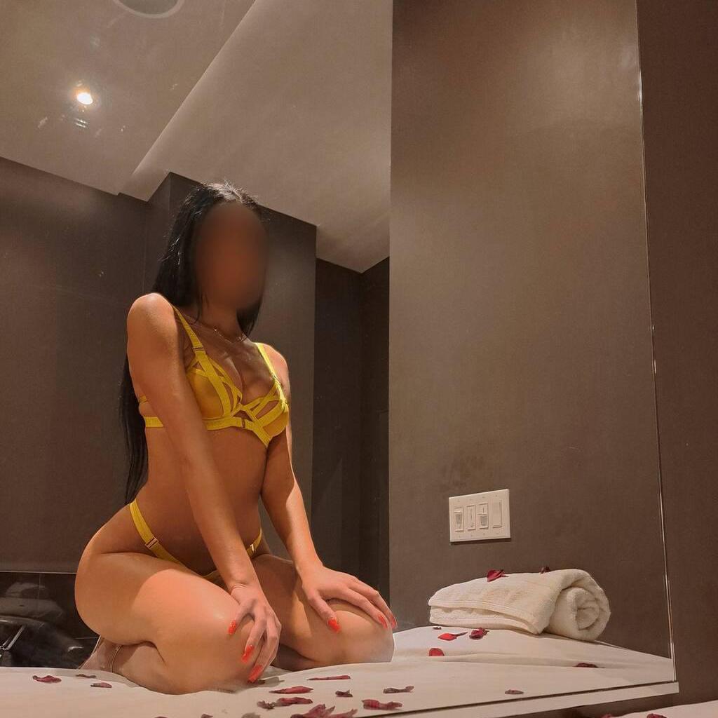 Jasmina is Female Escorts. | Winnipeg | Manitoba | Canada | canadatopescorts.com 