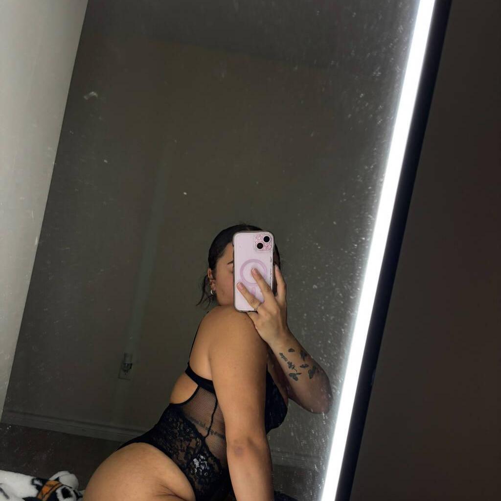 honeybunn is Female Escorts. | Moncton | New Brunswick | Canada | canadatopescorts.com 