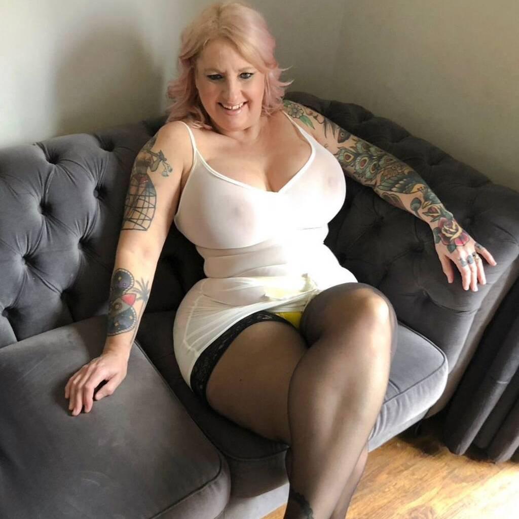 Emily is Female Escorts. | Saskatoon | Saskatchewan | Canada | canadatopescorts.com 