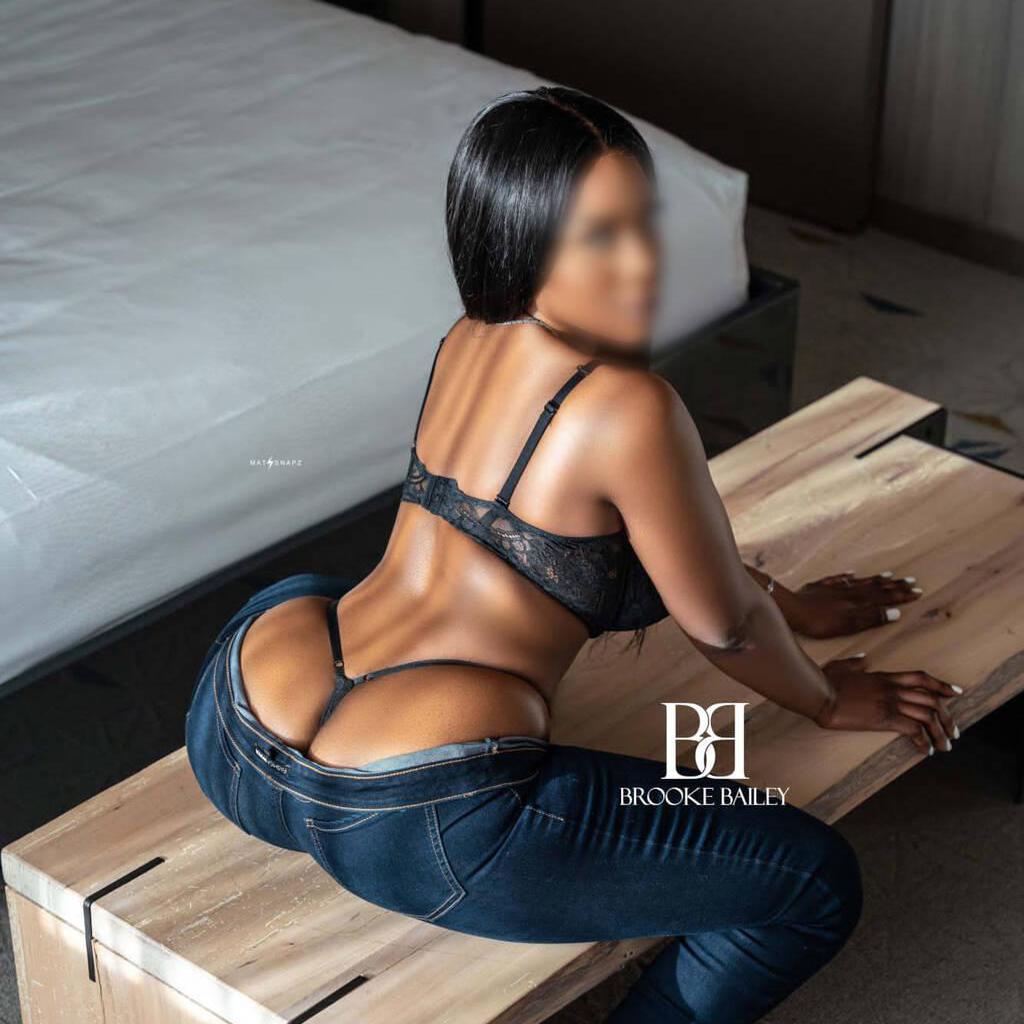 Brooke Bailey is Female Escorts. | Edmonton | Alberta | Canada | canadatopescorts.com 