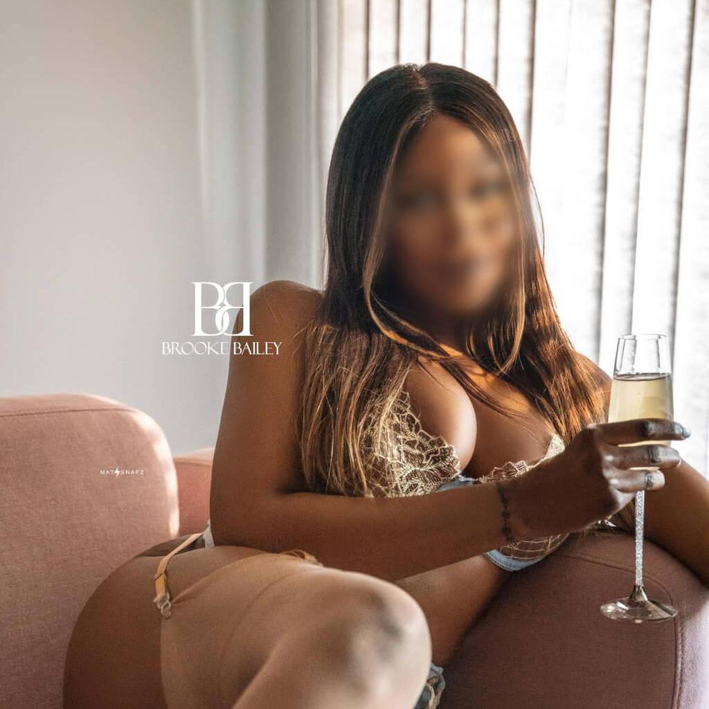 Brooke Bailey is Female Escorts. | Edmonton | Alberta | Canada | canadatopescorts.com 