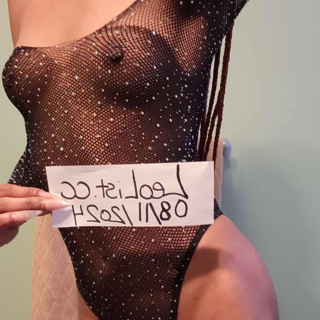 Natasha is Female Escorts. | Calgary | Alberta | Canada | canadatopescorts.com 