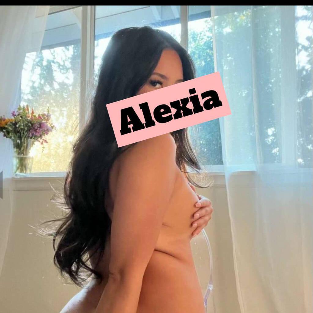 Alexia is Female Escorts. | Niagara | Ontario | Canada | canadatopescorts.com 