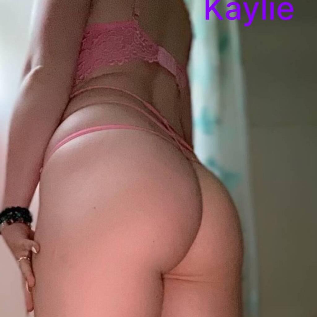 Kaylie is Female Escorts. | Vancouver | British Columbia | Canada | canadatopescorts.com 