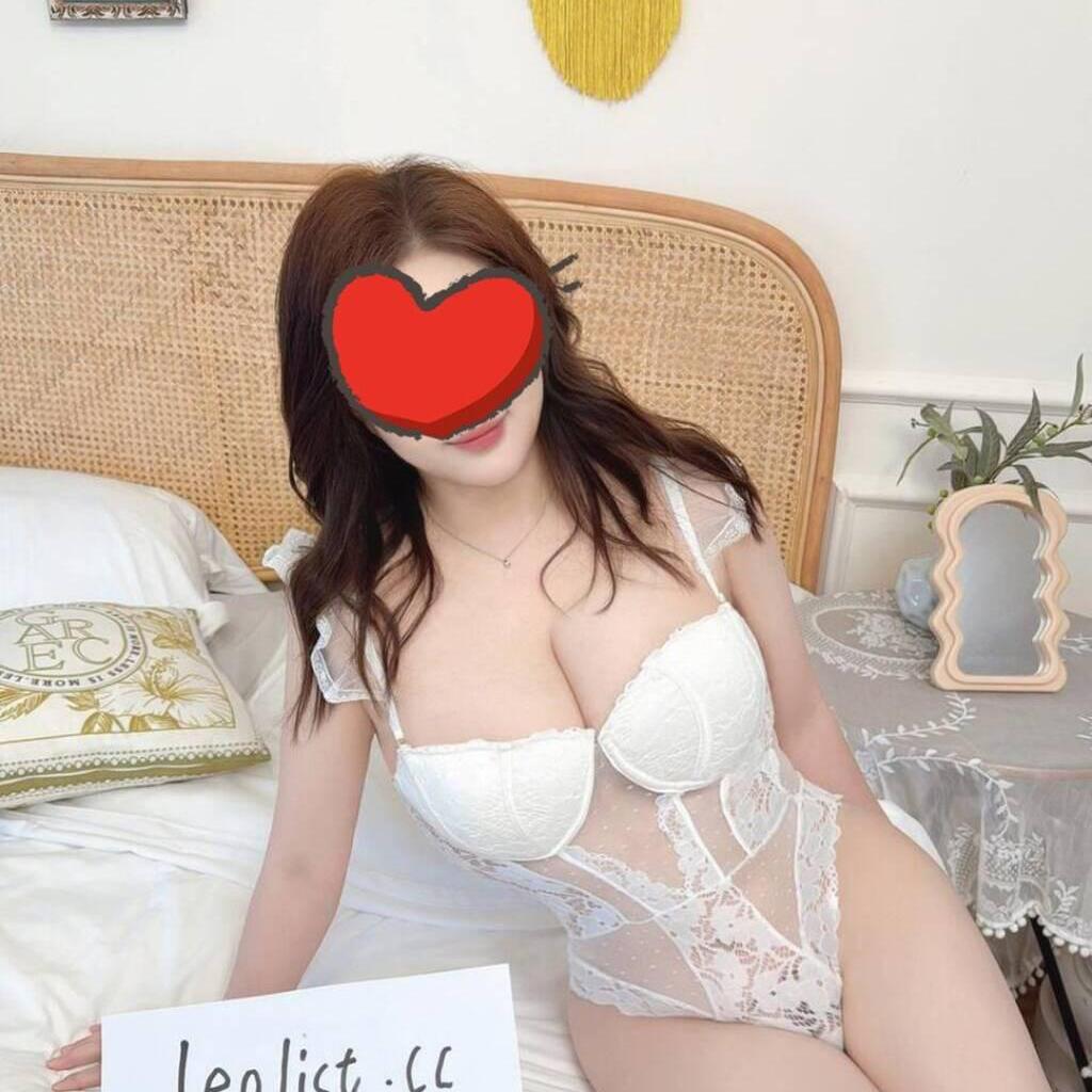 QQ /778/378/8983 is Female Escorts. | Edmonton | Alberta | Canada | canadatopescorts.com 