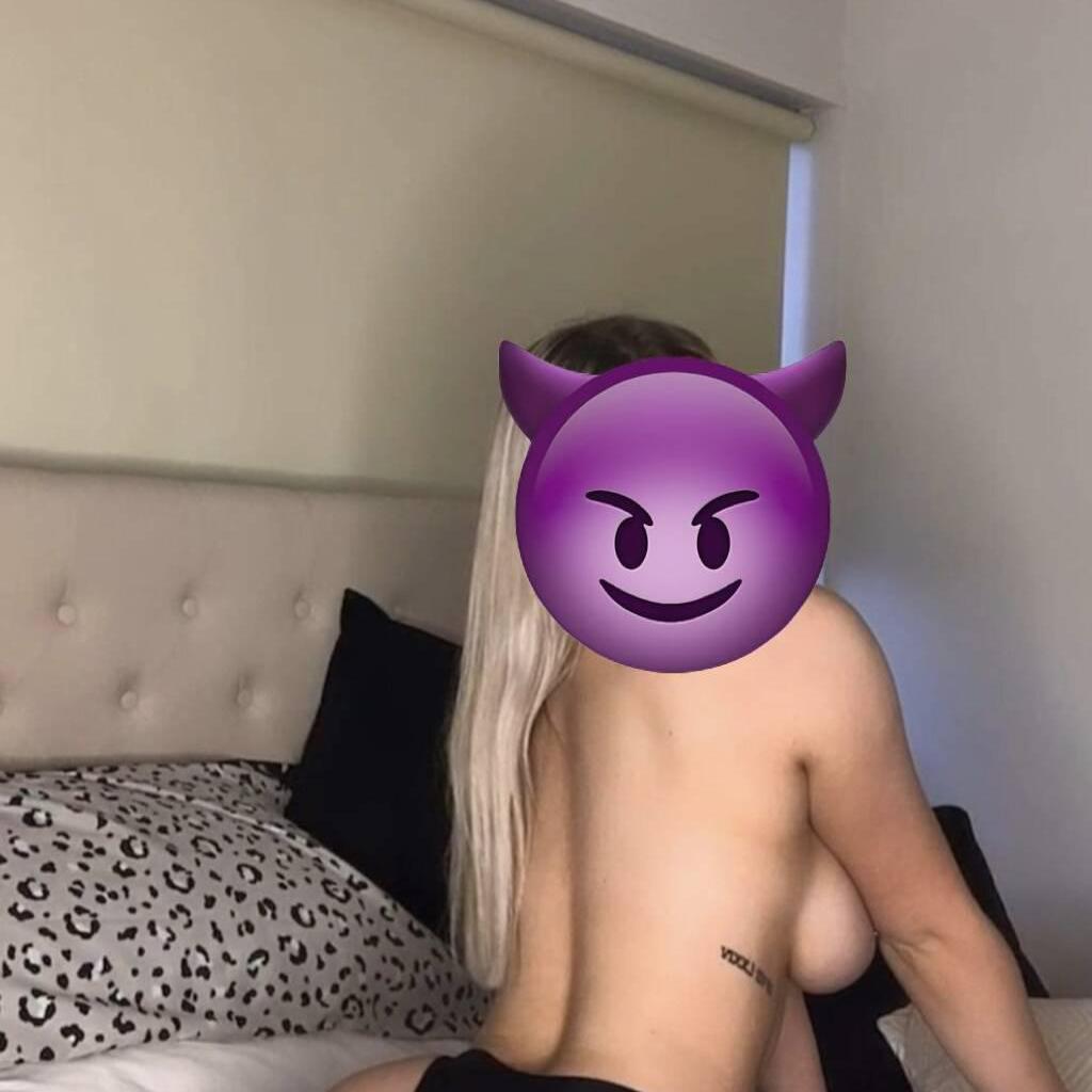 A R I A N A is Female Escorts. | St. John | New Brunswick | Canada | canadatopescorts.com 