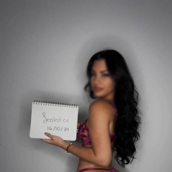 Jasmine is Female Escorts. | windsor | Ontario | Canada | canadatopescorts.com 