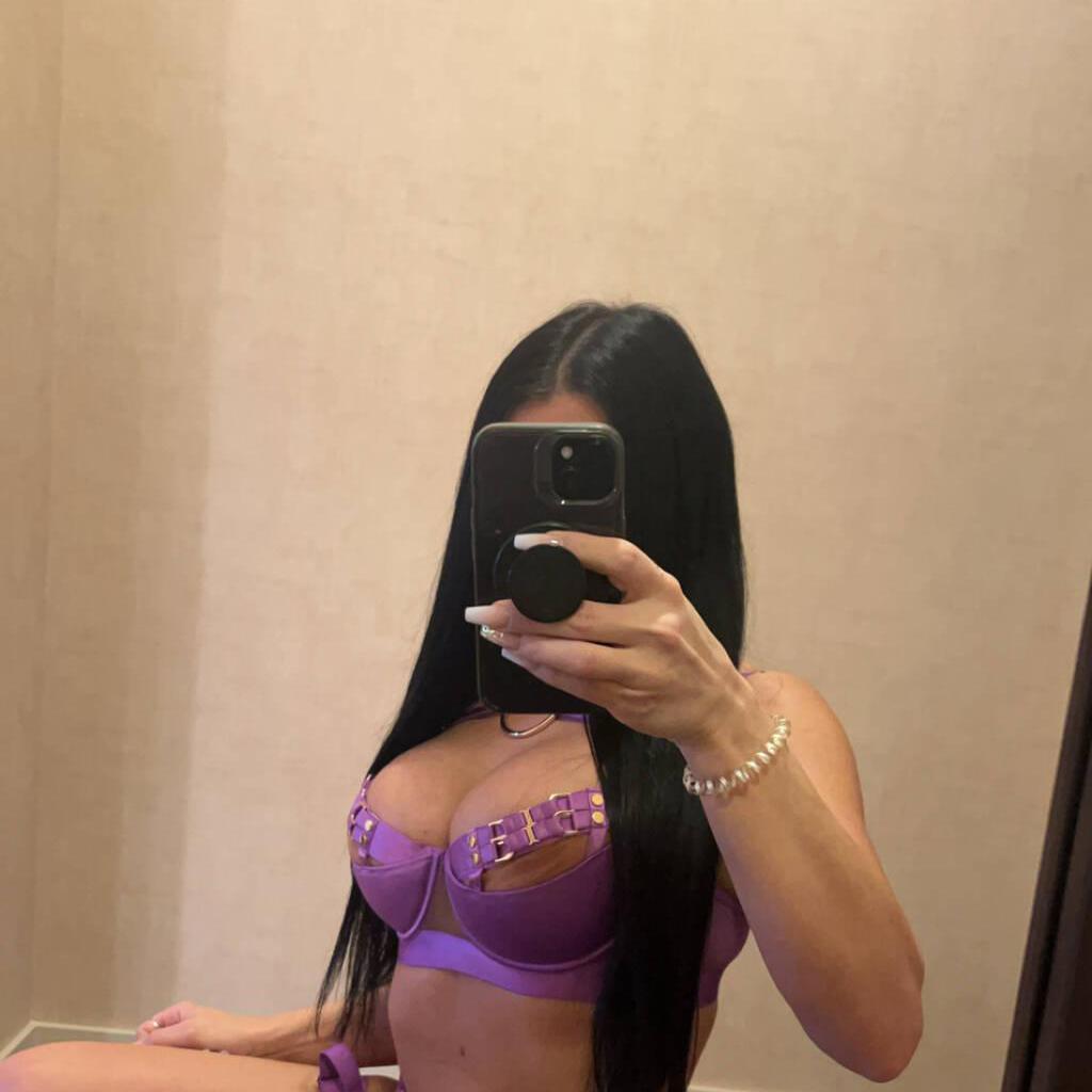 French Bombshell Keissy is Female Escorts. | Lethbridge | Alberta | Canada | canadatopescorts.com 