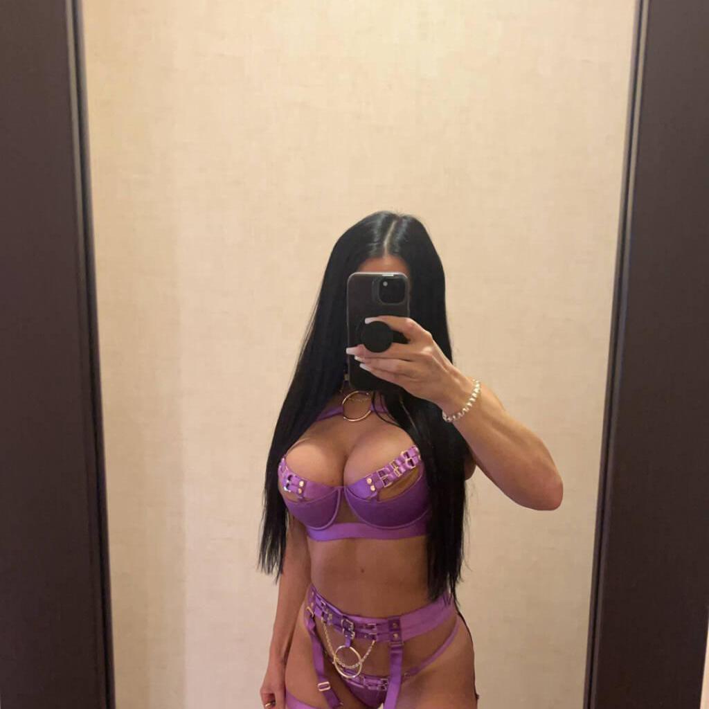 French Bombshell Keissy is Female Escorts. | Lethbridge | Alberta | Canada | canadatopescorts.com 