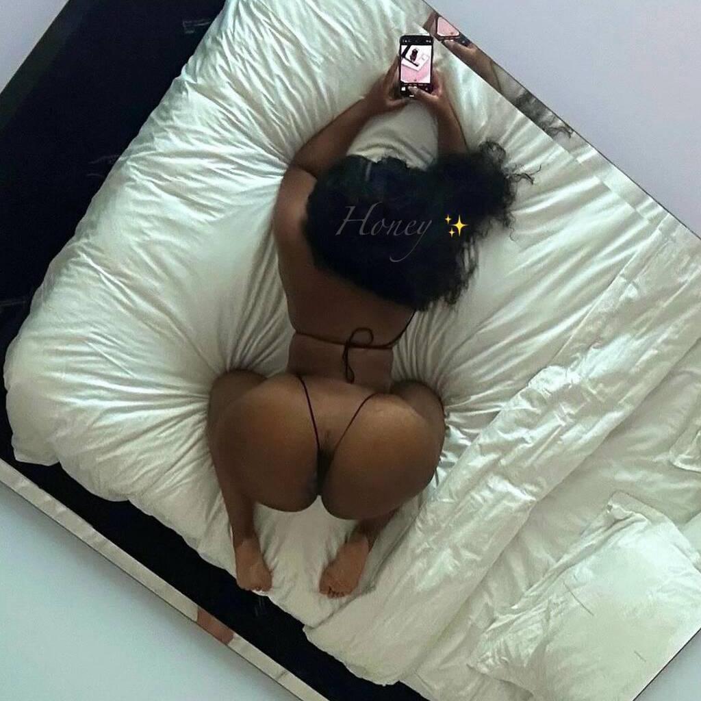 Honey is Female Escorts. | Calgary | Alberta | Canada | canadatopescorts.com 