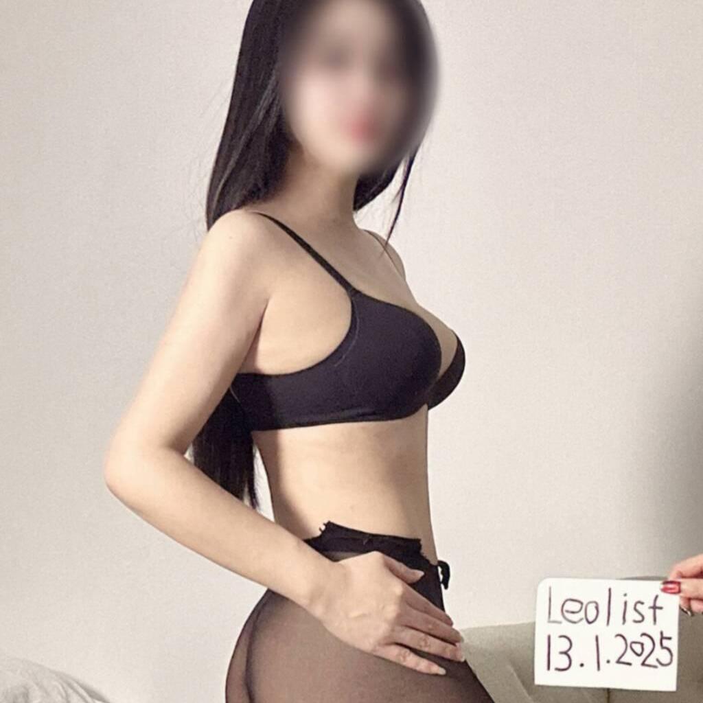 Jen is Female Escorts. | Vancouver | British Columbia | Canada | canadatopescorts.com 