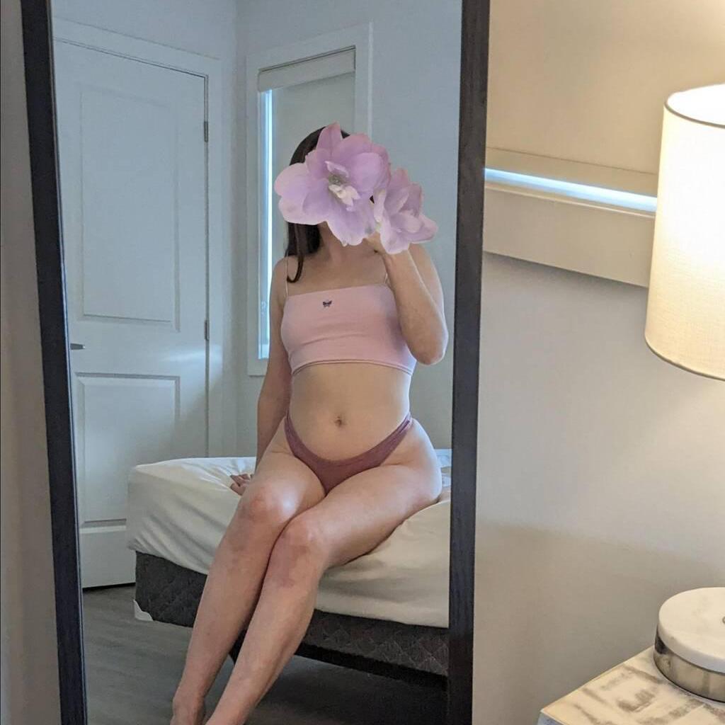 Ivy Kent | Hespeler & 401 is Female Escorts. | Kitchener | Ontario | Canada | canadatopescorts.com 