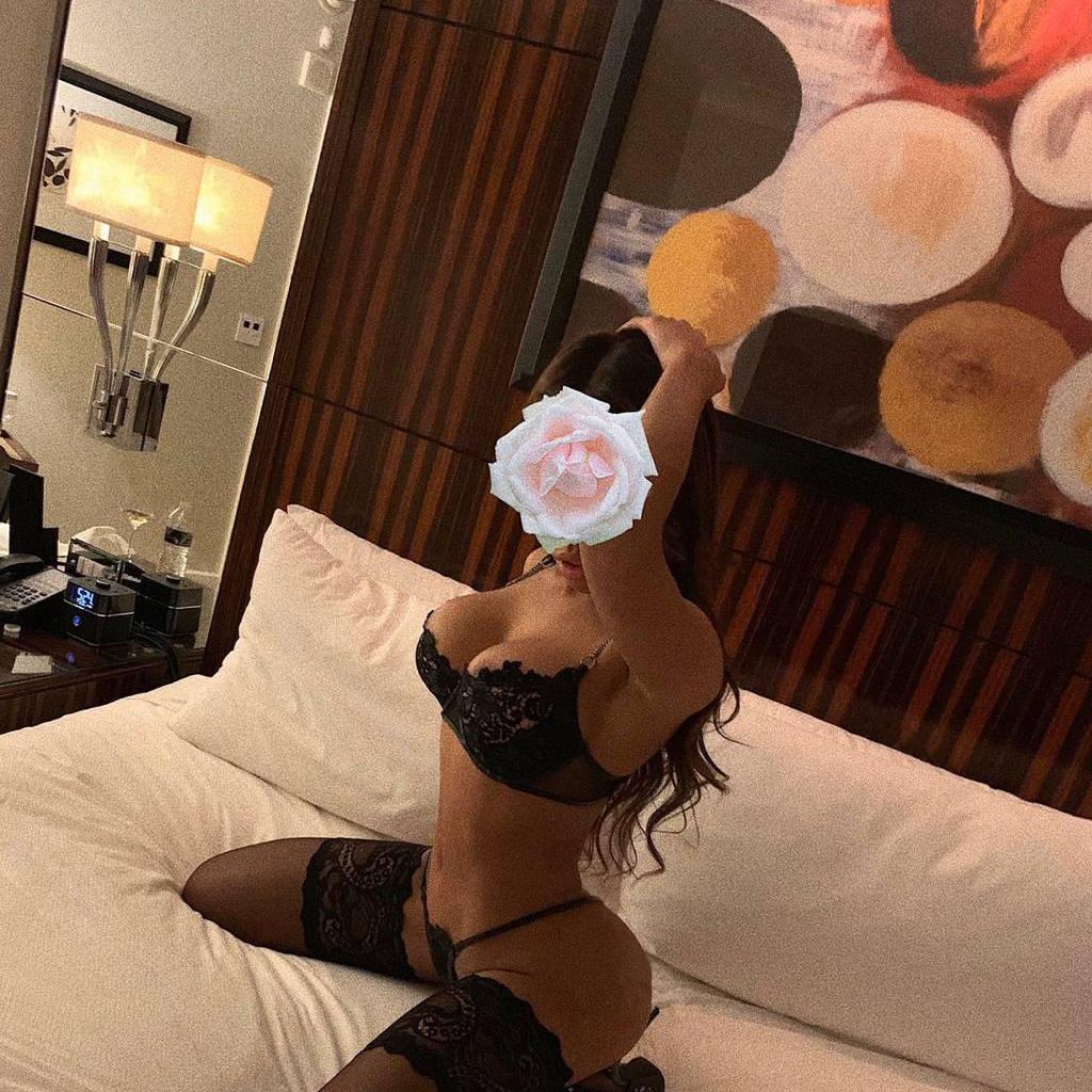 Carmen is Female Escorts. | Toronto | Ontario | Canada | canadatopescorts.com 