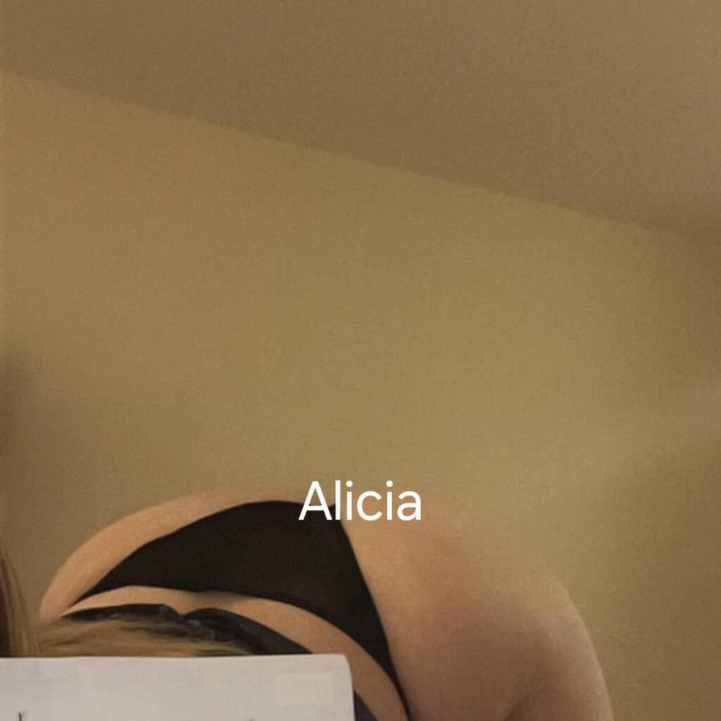 Alicia & Leila is Female Escorts. | Quebec City | Quebec | Canada | canadatopescorts.com 