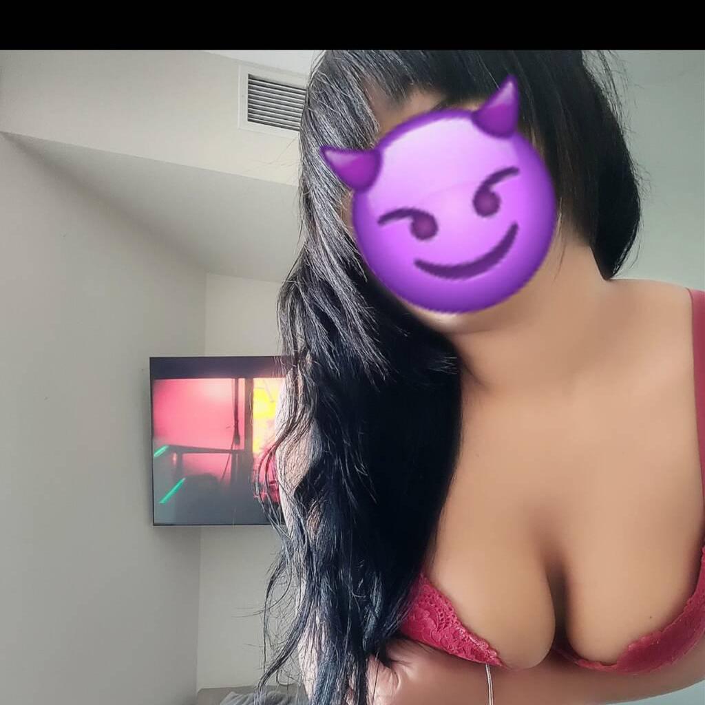 Yessica is Female Escorts. | Toronto | Ontario | Canada | canadatopescorts.com 