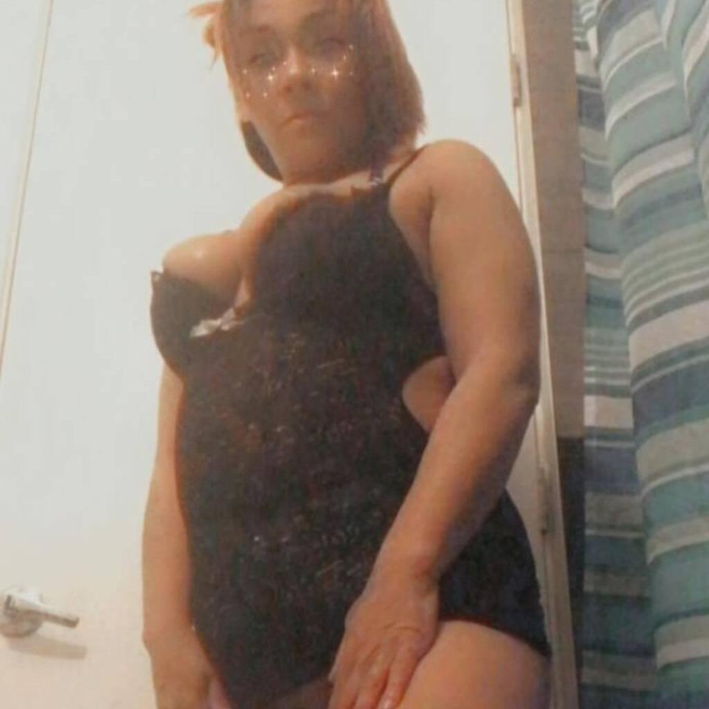 ROSE 21 TONI 35 KEISHA 25 is Female Escorts. | Medicine Hat | Alberta | Canada | canadatopescorts.com 