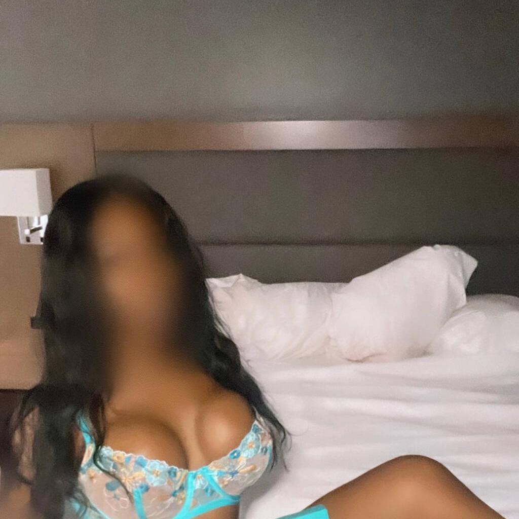 CASH is KING is Female Escorts. | Ft Mcmurray | Alberta | Canada | canadatopescorts.com 