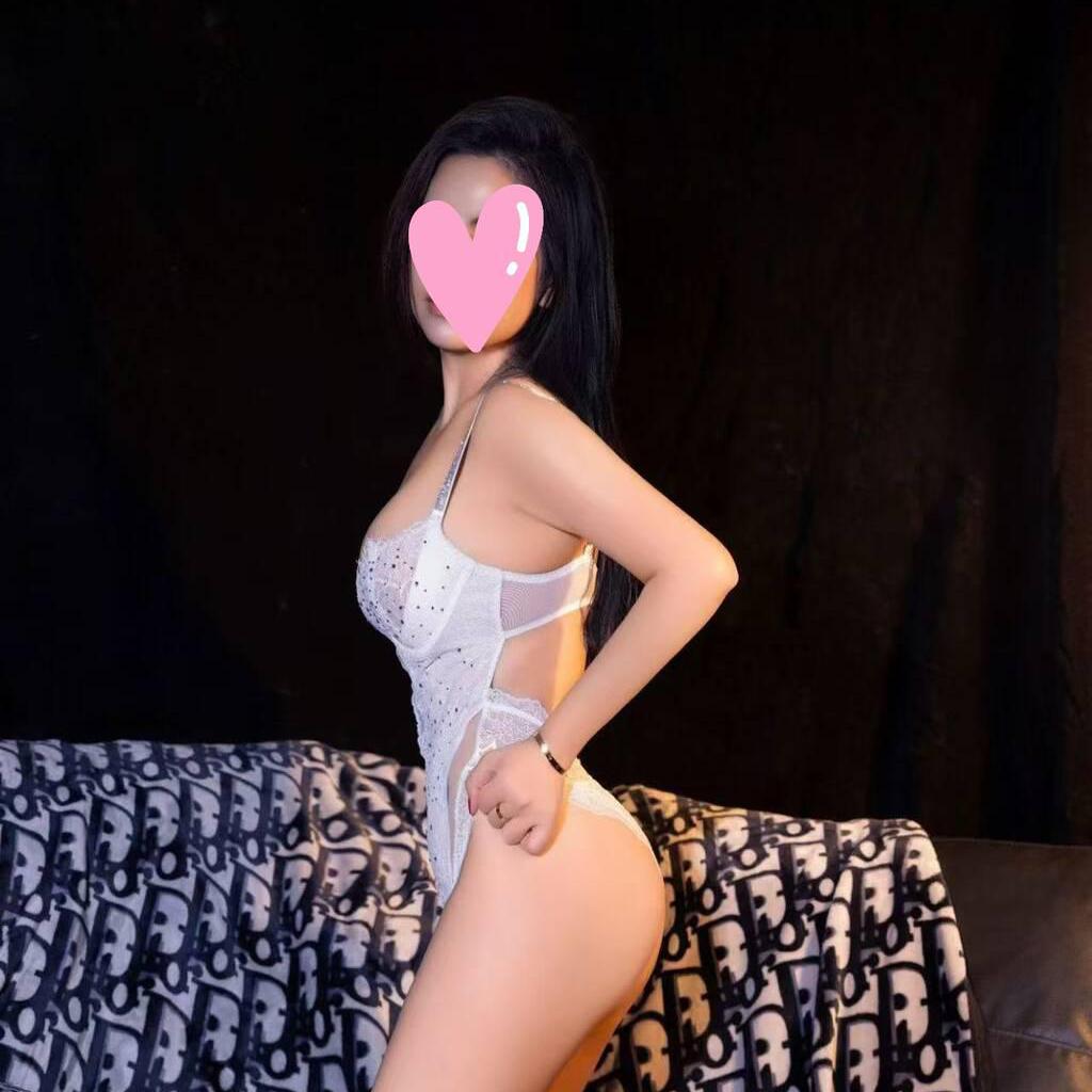 
                        Mina
                     is Female Escorts. | Vancouver | British Columbia | Canada | canadatopescorts.com 