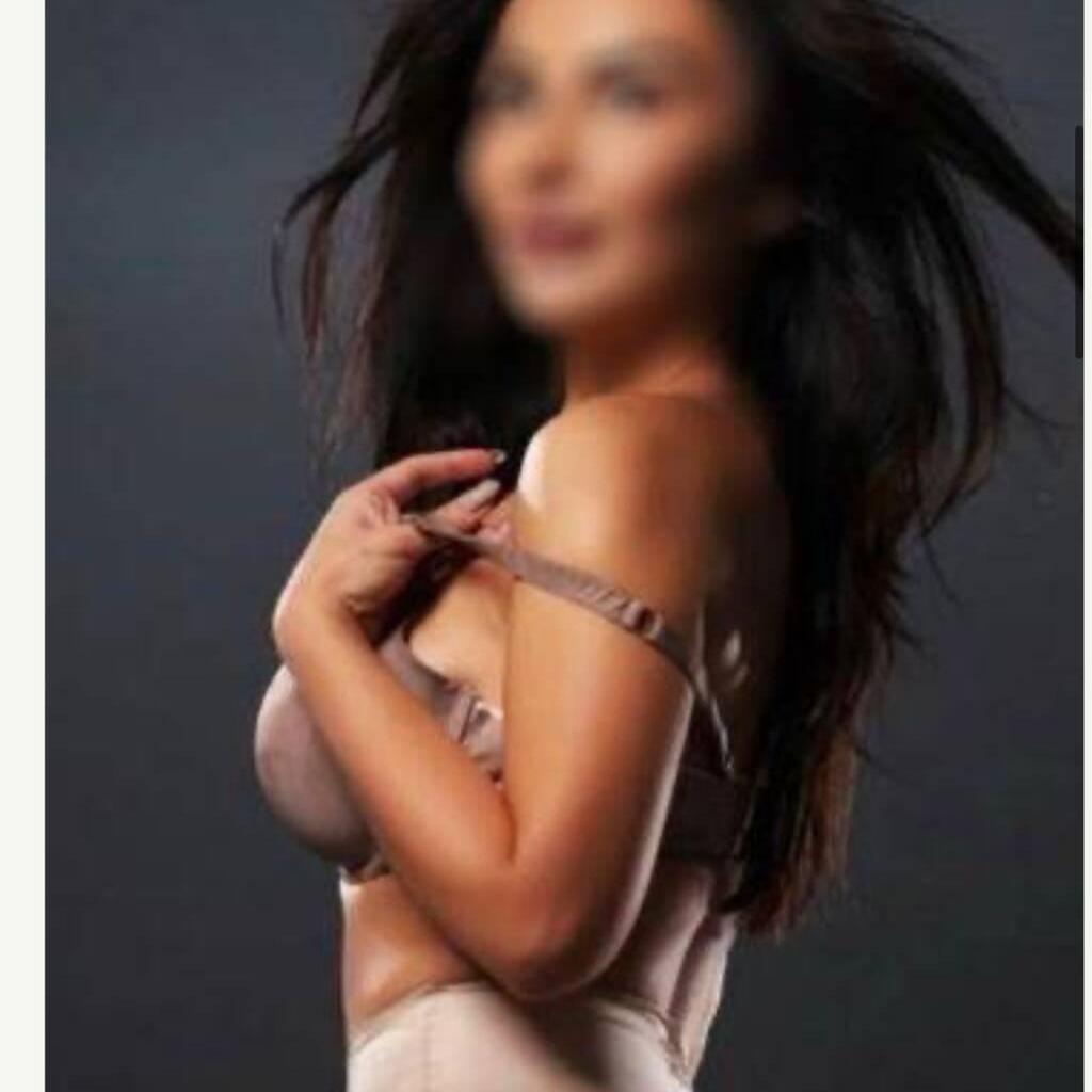 
                        Karina
                     is Female Escorts. | Toronto | Ontario | Canada | canadatopescorts.com 