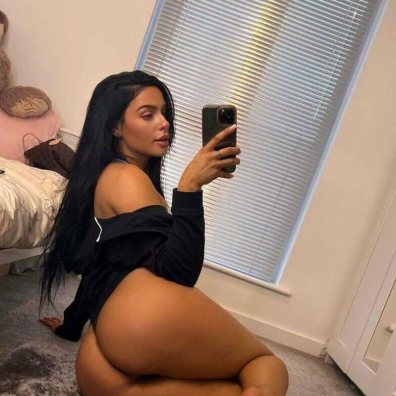 
                        Karina
                     is Female Escorts. | Calgary | Alberta | Canada | canadatopescorts.com 