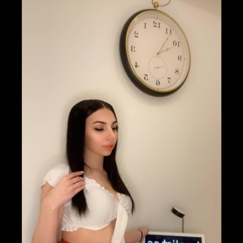 
                        Arianna
                     is Female Escorts. | windsor | Ontario | Canada | canadatopescorts.com 