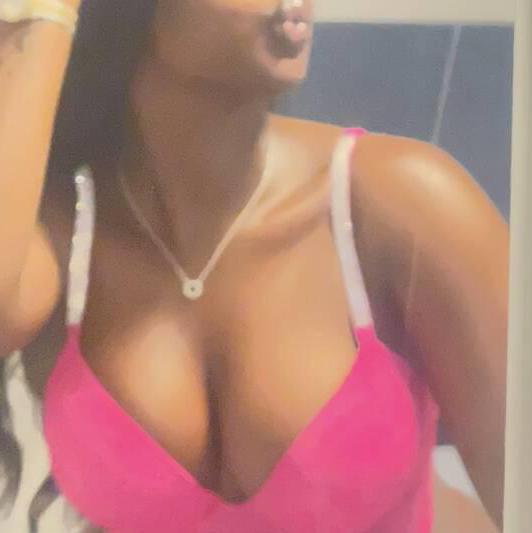 
                        Mena
                     is Female Escorts. | windsor | Ontario | Canada | canadatopescorts.com 