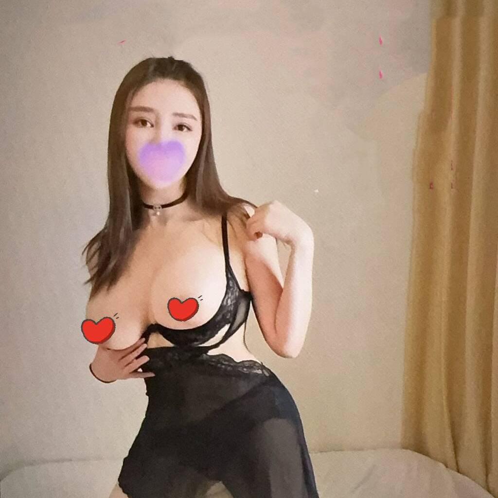 
                        Coco and Roommate
                     is Female Escorts. | Vancouver | British Columbia | Canada | canadatopescorts.com 
