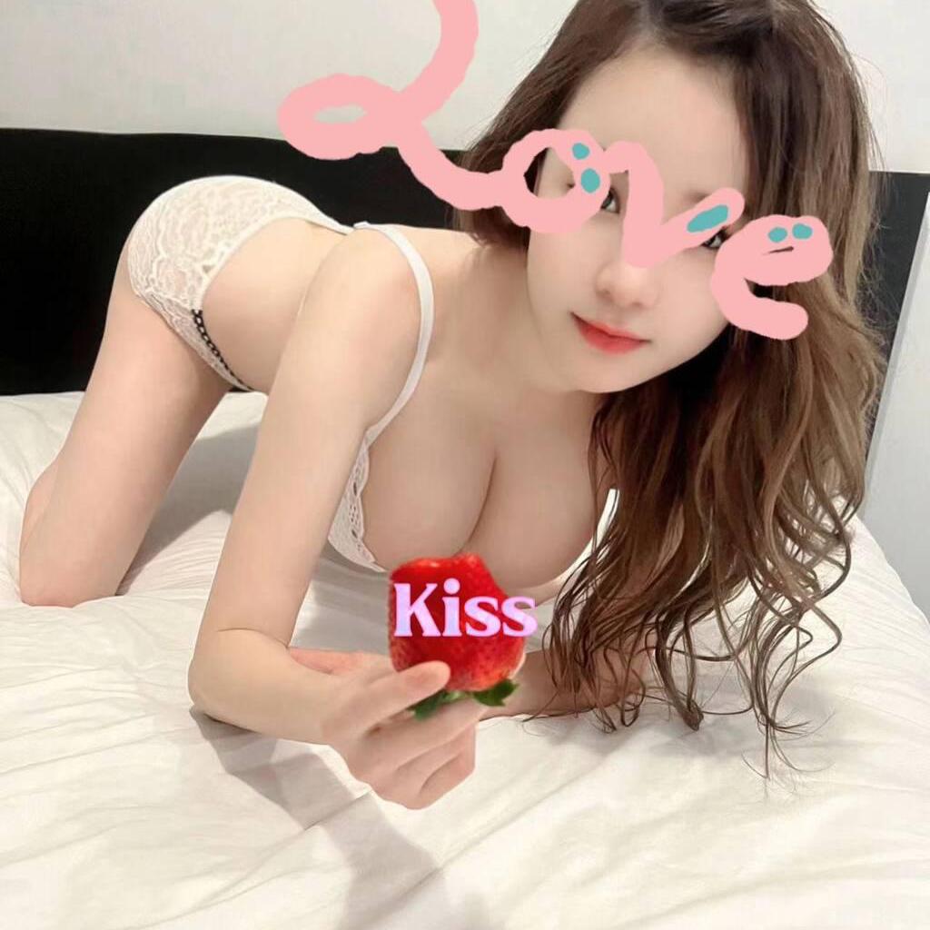 
                        Coco and Roommate
                     is Female Escorts. | Vancouver | British Columbia | Canada | canadatopescorts.com 