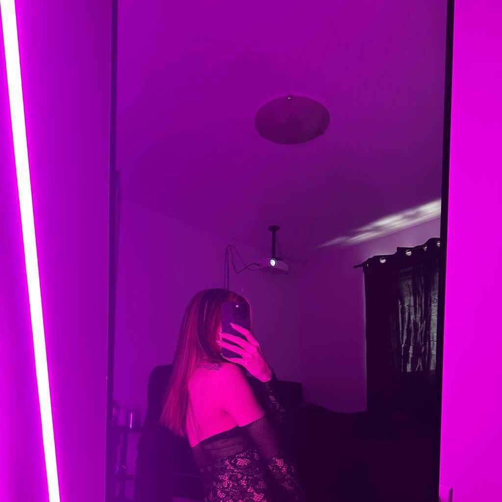 
                        Candy
                     is Female Escorts. | windsor | Ontario | Canada | canadatopescorts.com 