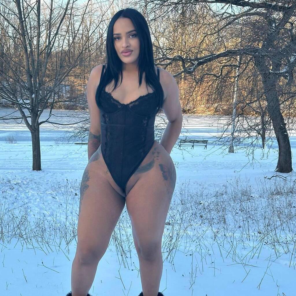 
                        Auri
                     is Female Escorts. | Cornwall | Ontario | Canada | canadatopescorts.com 