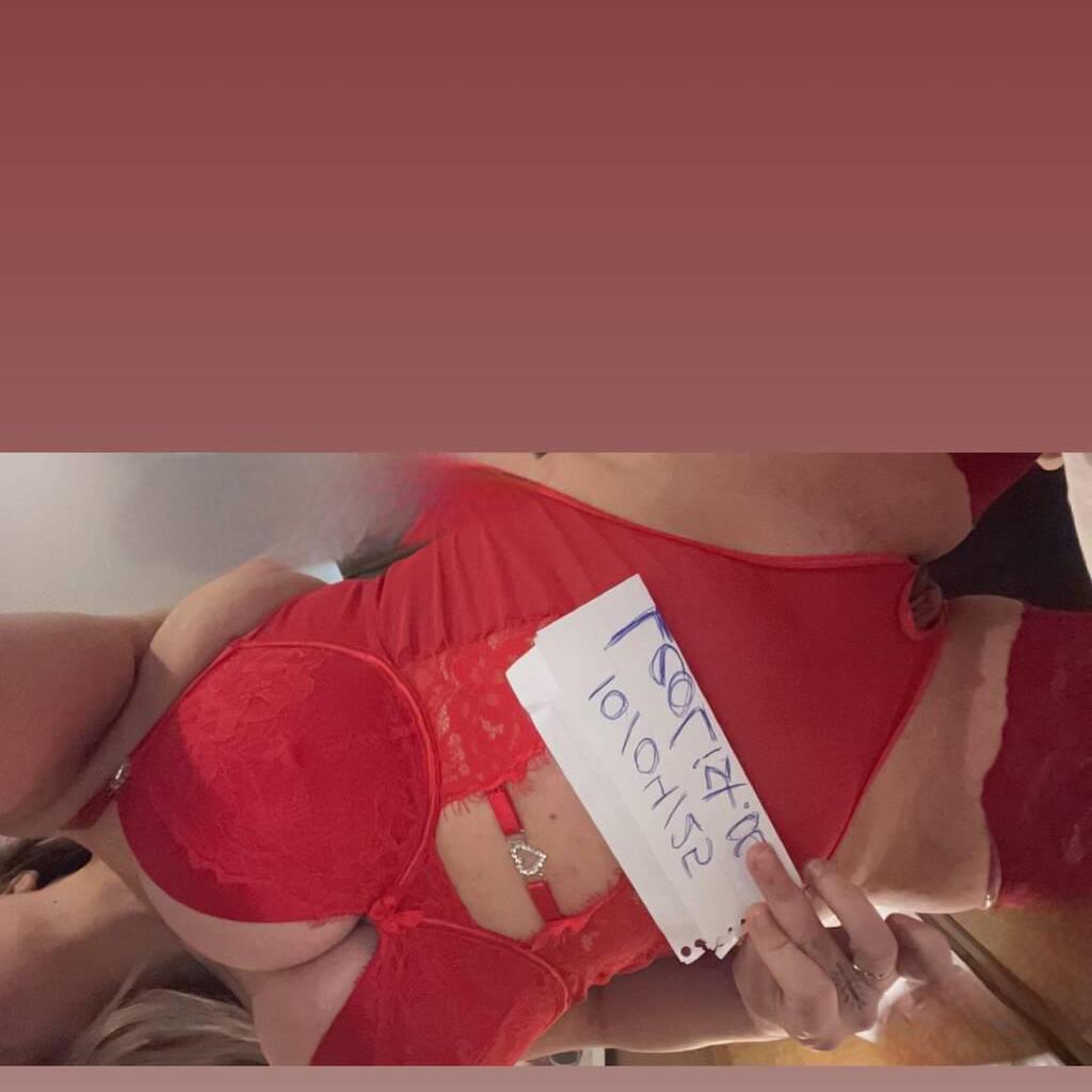 
                        Kira
                     is Female Escorts. | Kitchener | Ontario | Canada | canadatopescorts.com 