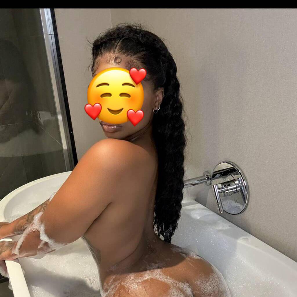 
                        Hazel
                     is Female Escorts. | Kitchener | Ontario | Canada | canadatopescorts.com 